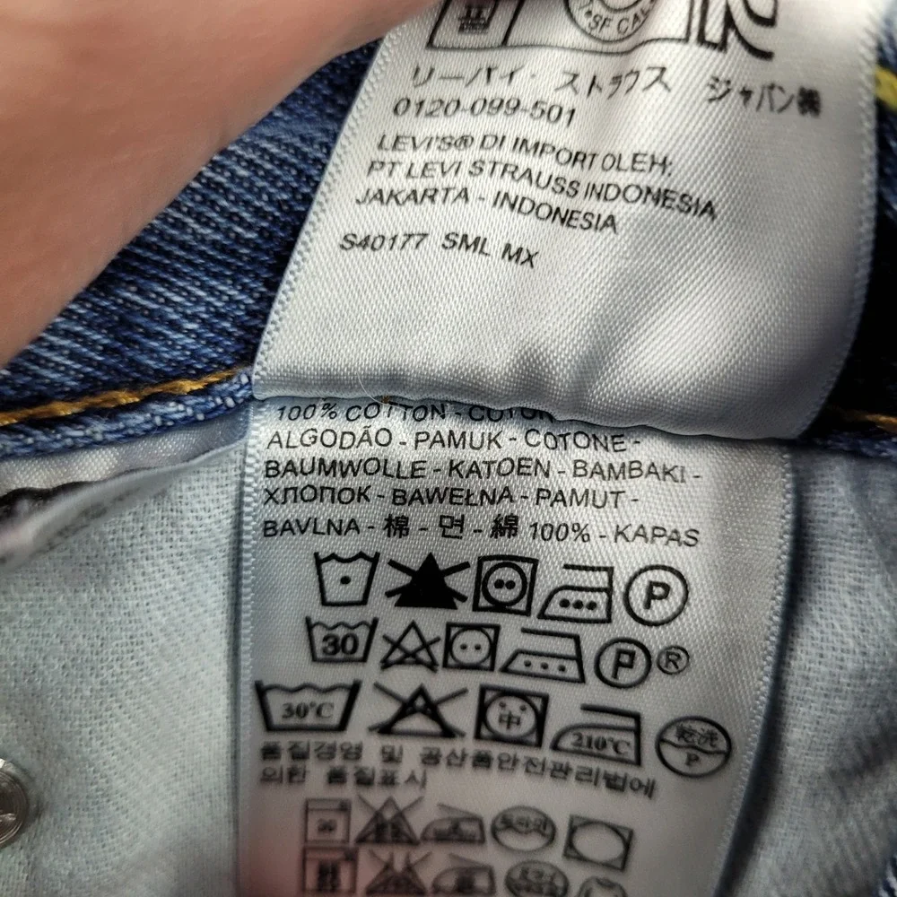 Levis please check